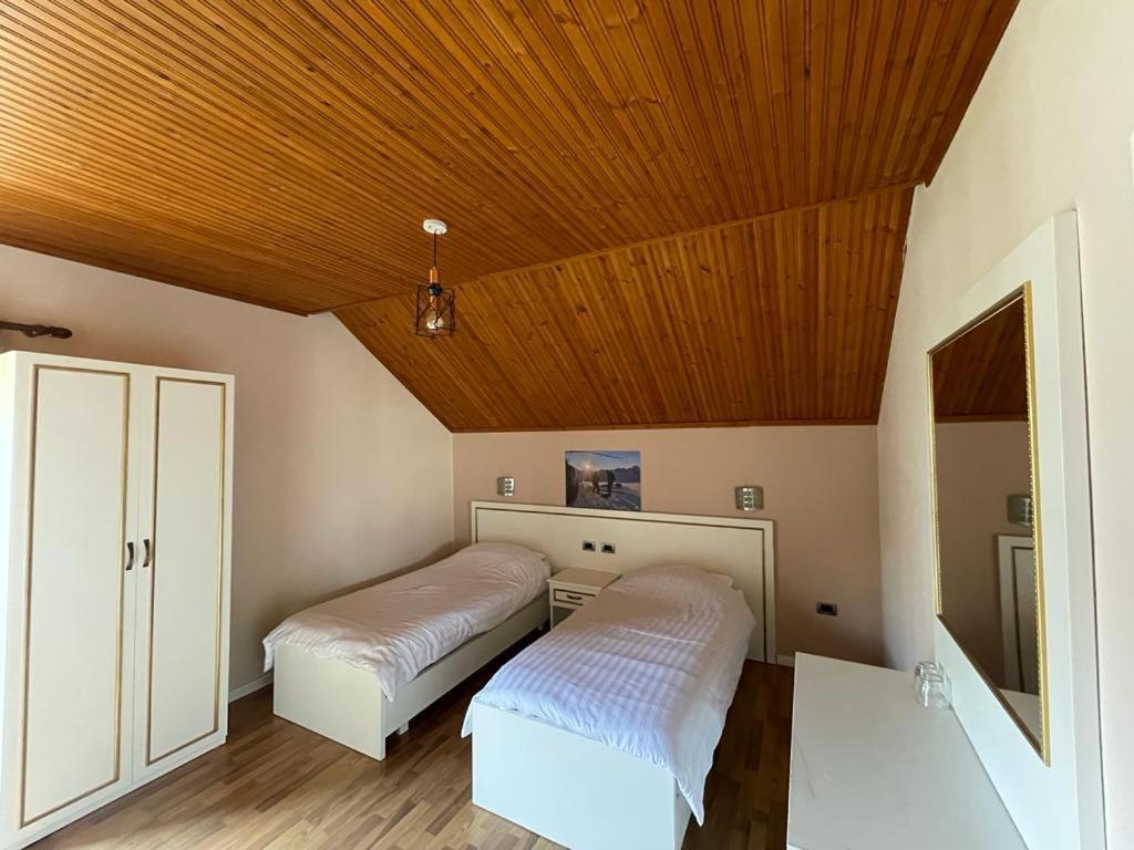 Margjeka Hotel 3*