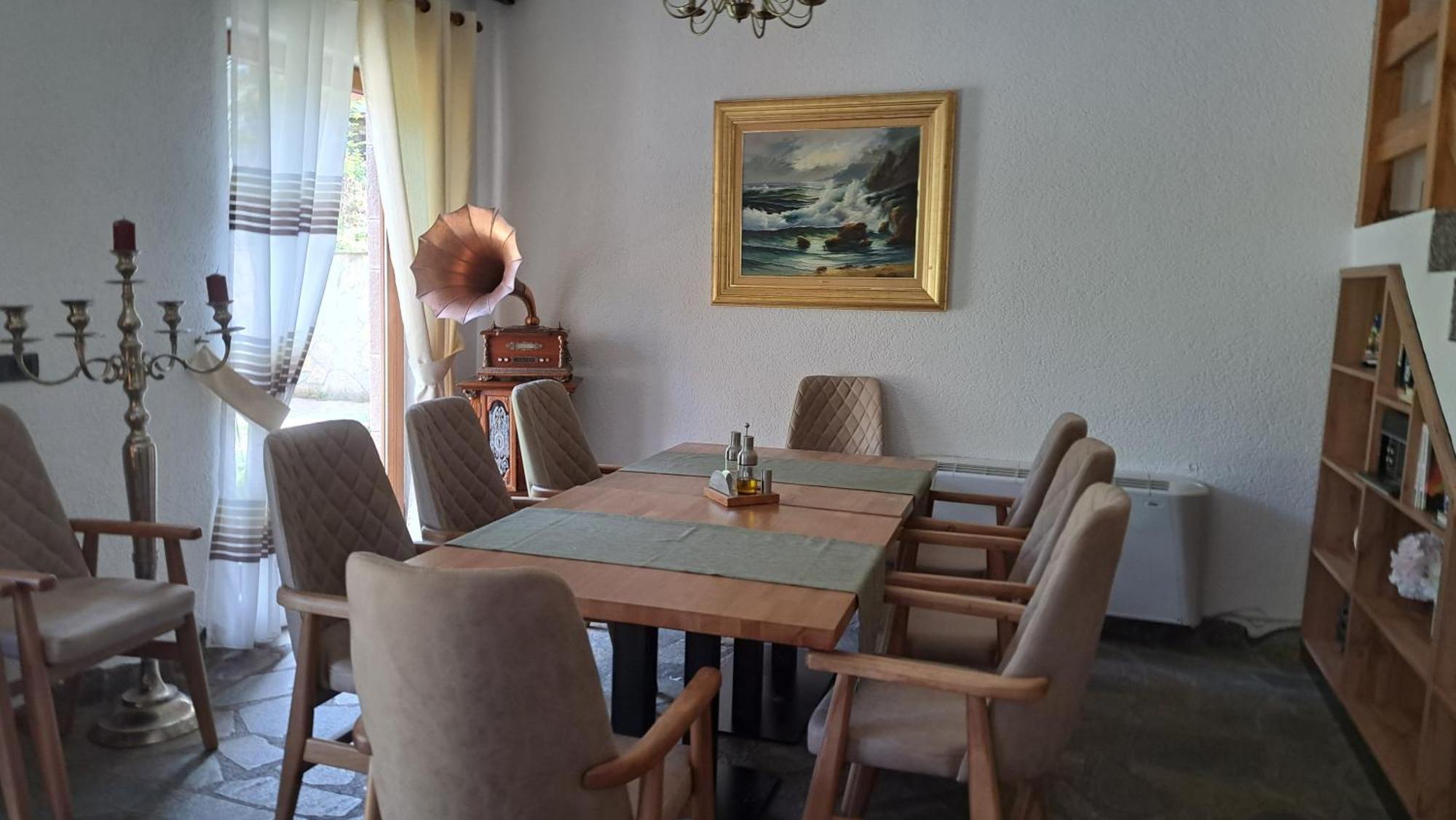 Margjeka Hotel 3*
